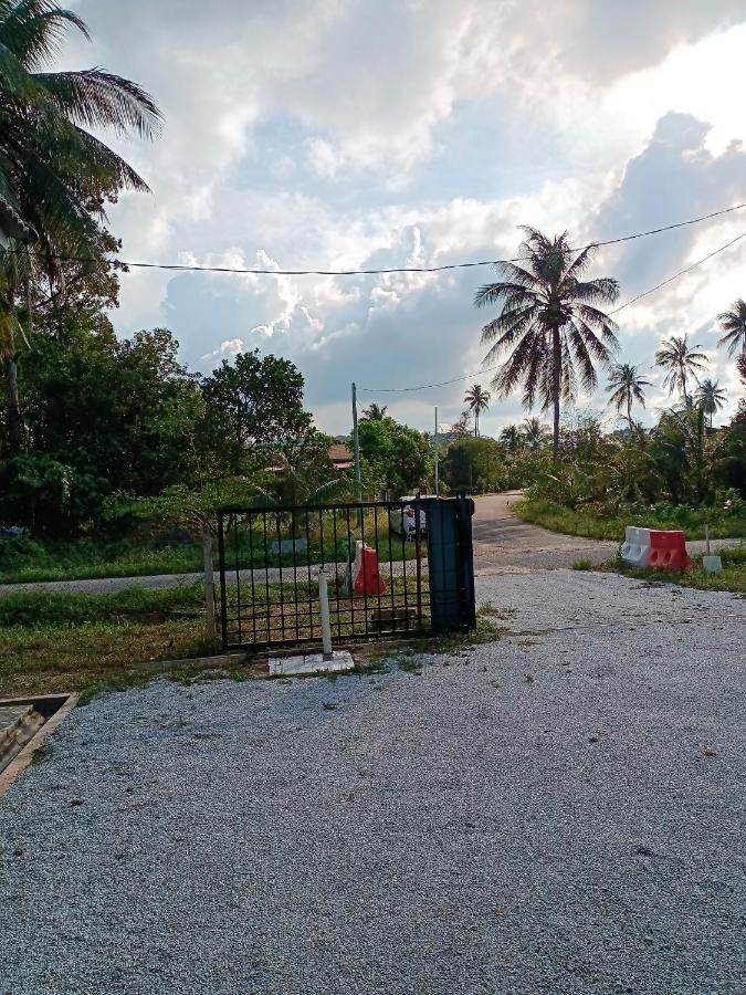 Ummi'S Homestay Kuala Besut Kampong Baru Екстериор снимка